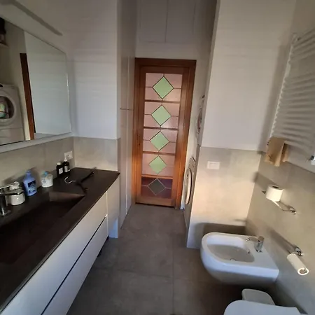 Nani's House Tram 8 Trastevere & Aeroporto * Roma